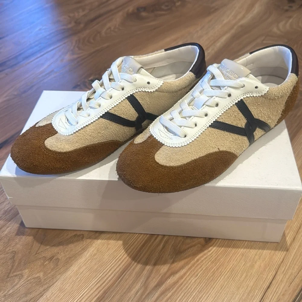 Veronica Beard Riviera Sneaker size 6.5. EUC. Worn twice. - Picture 1 of 4